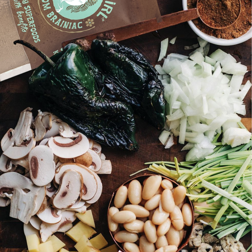 Beef-less beef broth. Don’t worry... there’s no beef involved here, but the flavor is all of it and more! *EMPOWERING *BRAIN BOOSTER *HELPS BALANCE MOOD Ingredients: Reishi extract, cacao butter, cacao powder, lemon, himalayan salt, lions mane extract, porcini, garlic, celery, dulse, nutritional yeast, herbs and spices